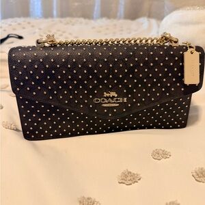 Klare Envelope Crossbody Bag In Signature Canvas With Rivets